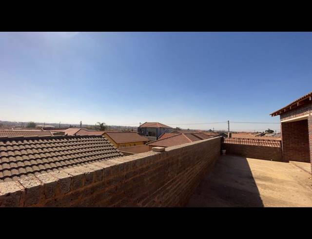 1 BEDROOM PROPERTY TO RENT IN PROTEA GLEN EXT